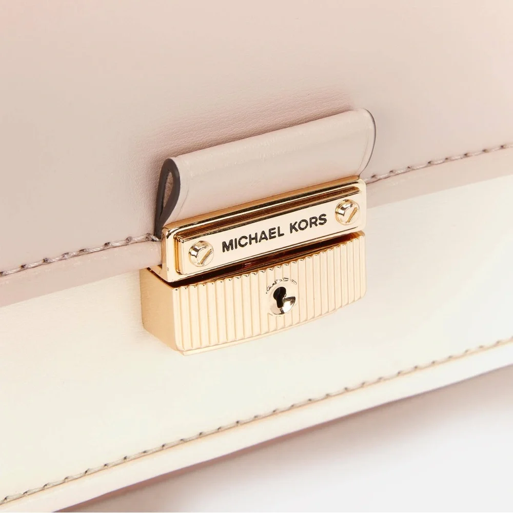 Michael Kors Bradshaw Messenger Crossbody Bag